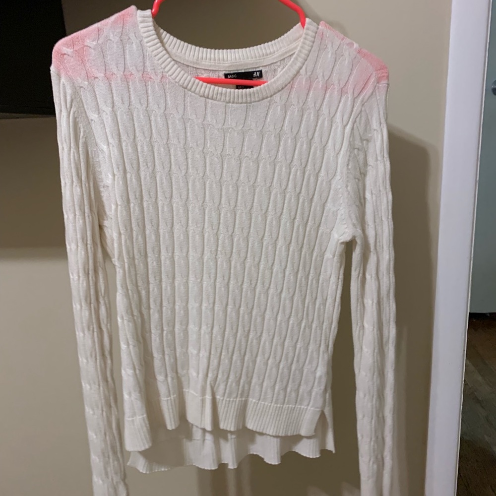 Very cute and comfy white sweater!